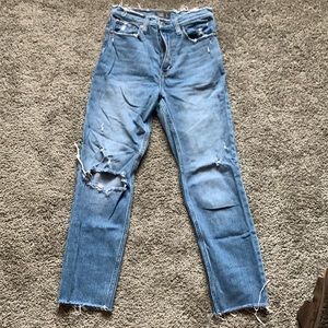 Abercrombie & Fitch Ultra High Rise Mom Jean